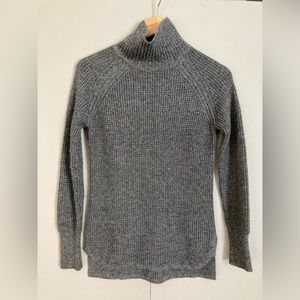 Banana Republic Sweater - Grey - XS (Very Warm!)